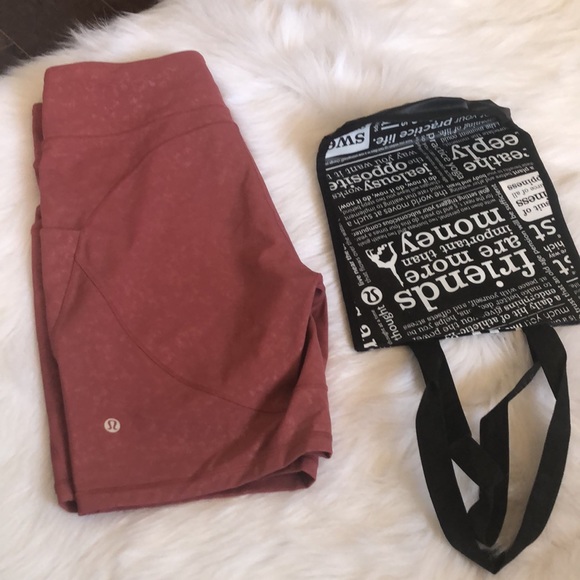 LIKE NEW lululemon leggings with pockets shorts 12 - Picture 3 of 5